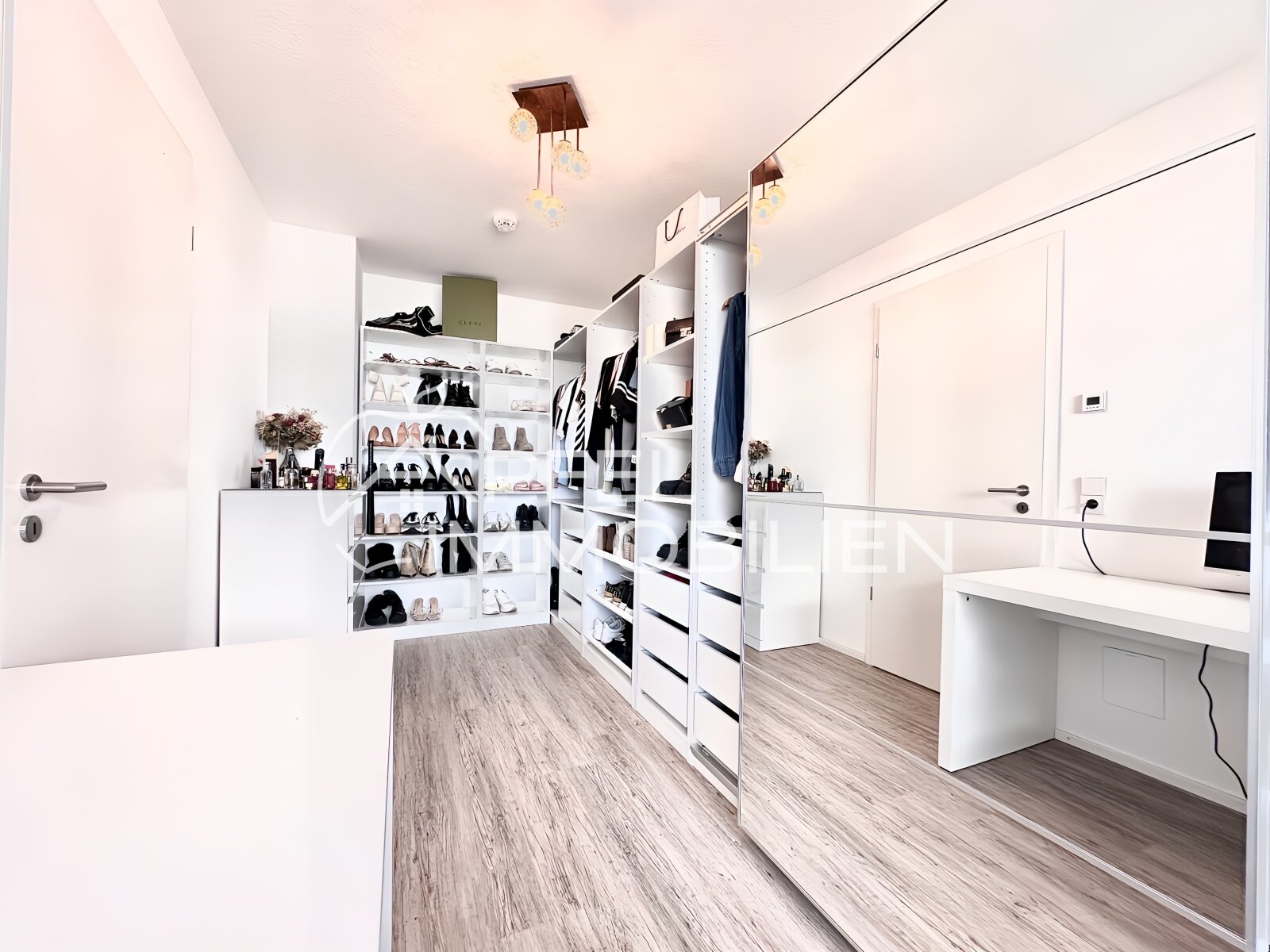 Büro/Kinderzimmer